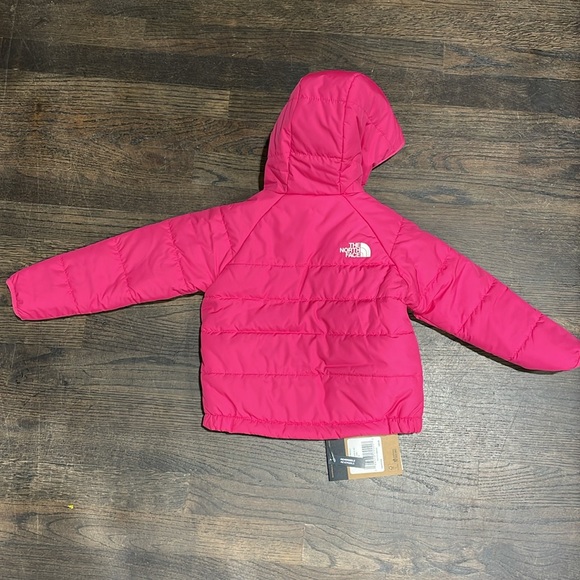 Brand new girls The North Face hooded quilted reversible jacket. - Picture 5 of 7